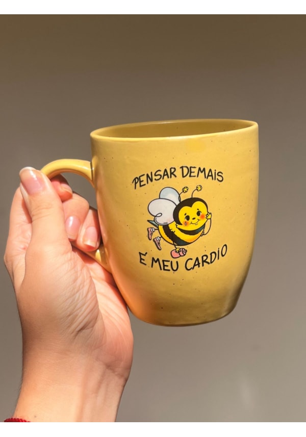 Caneca Estrelada Amarela - Abelha Pensar É Cardio - 330ml