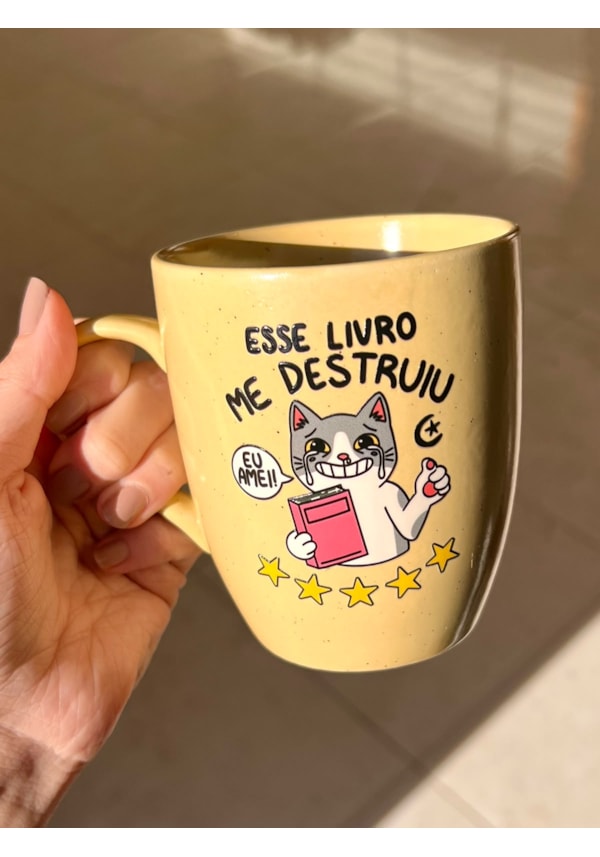 Caneca Estrelada Amarela - Esse livro me destruiu - 330ml