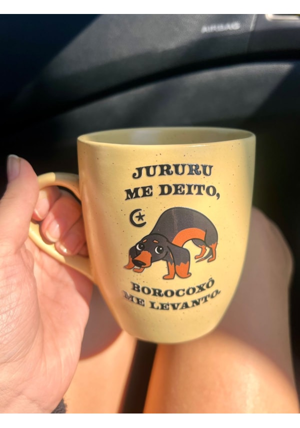 Caneca Estrelada Amarela - Jururu me deito - 330ml