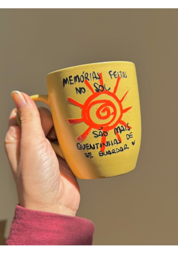 Caneca Estrelada Amarela - Memórias de Sol - 330ml