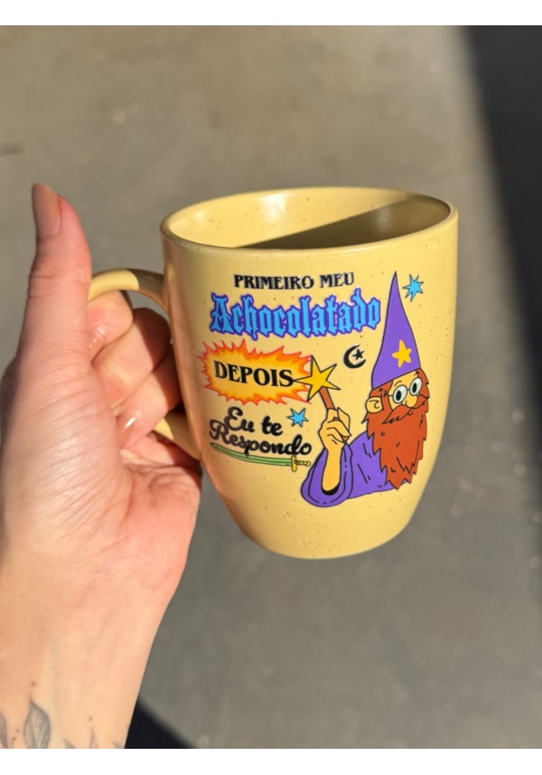 Caneca Estrelada Amarela - Primeiro meu achocolatado - 330ml