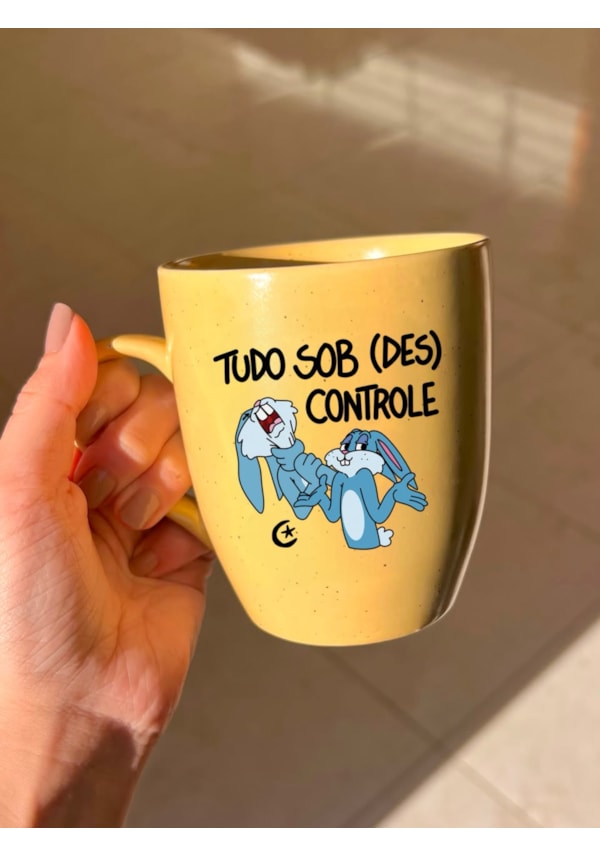 Caneca Estrelada Amarela - Tudo sob (des)controle - 330ml