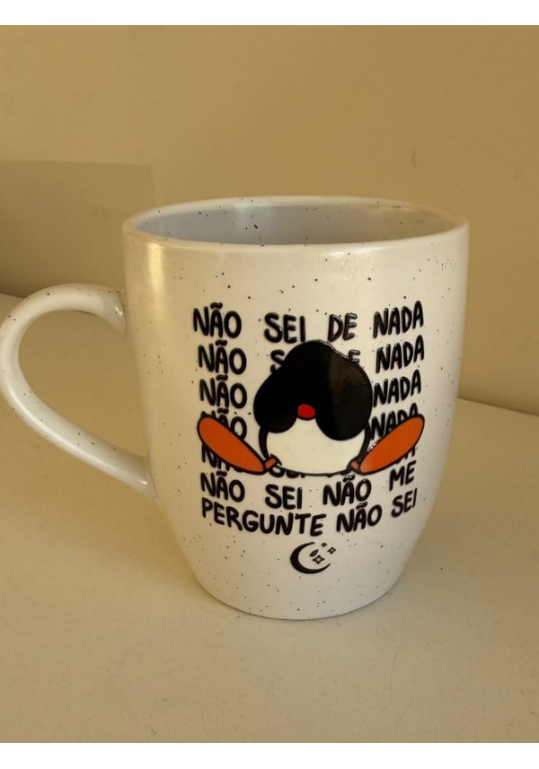 Caneca Estrelada Branca - Pingu Não Sei - 330ml