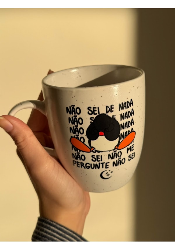 Caneca Estrelada Branca - Pingu Não Sei - 330ml