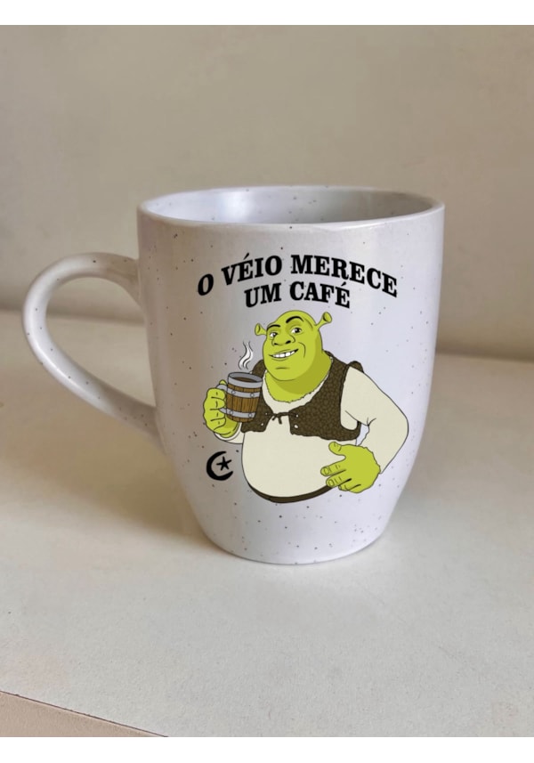 Caneca Estrelada Branca - Shrek o véio merece um café - 330ml