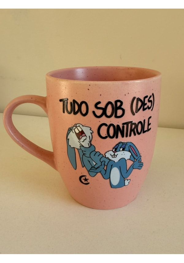 Caneca Estrelada Rosa - Tudo Sob Descontrole - 330ml