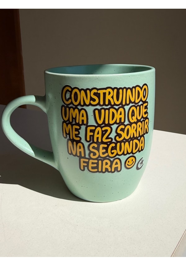 Caneca Estrelada Verde - Construindo uma vida - 330ml