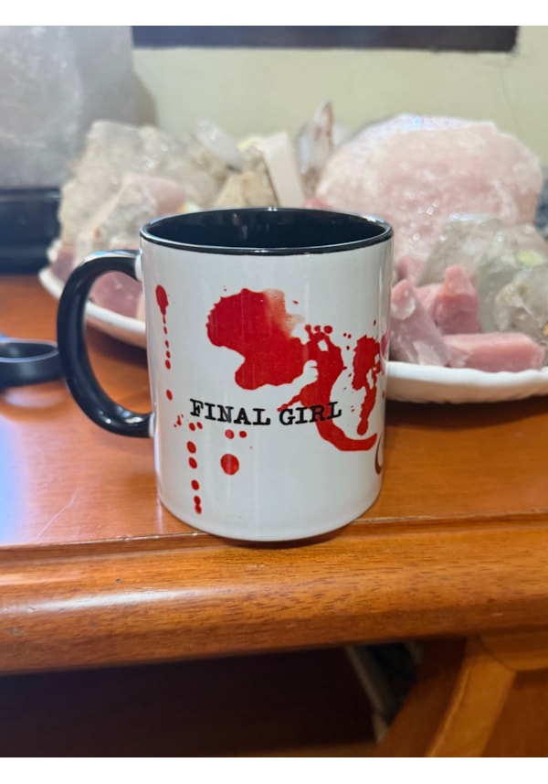 Caneca Final Girl - Alça Preta