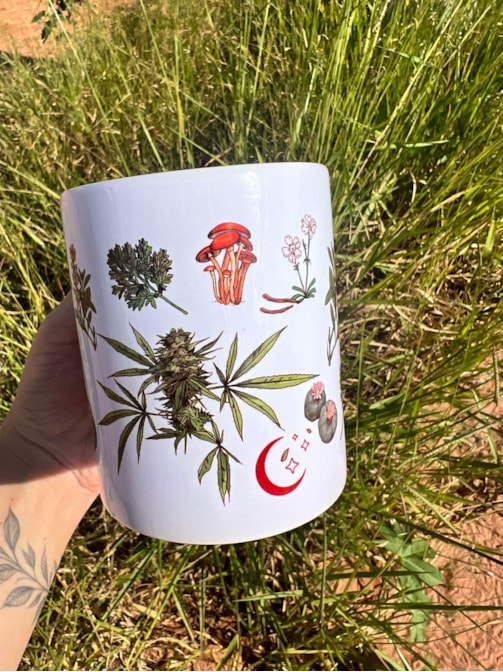 Caneca Fungos e Plantas