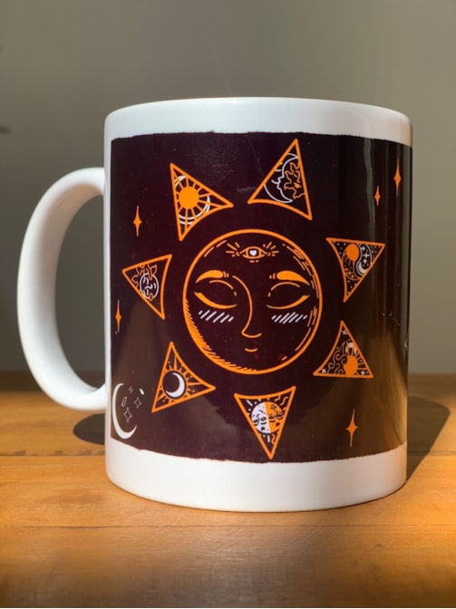Caneca Lua Preta e Branca