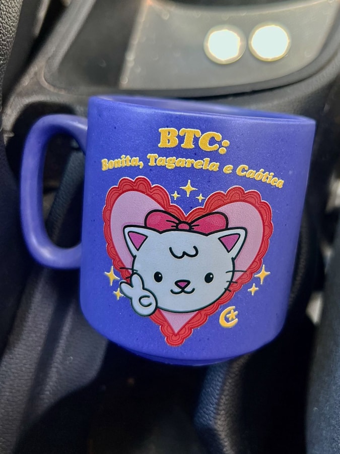 Caneca Meia Noite - BTC bonita, tagarela e caótica - 235ml — imagem 1