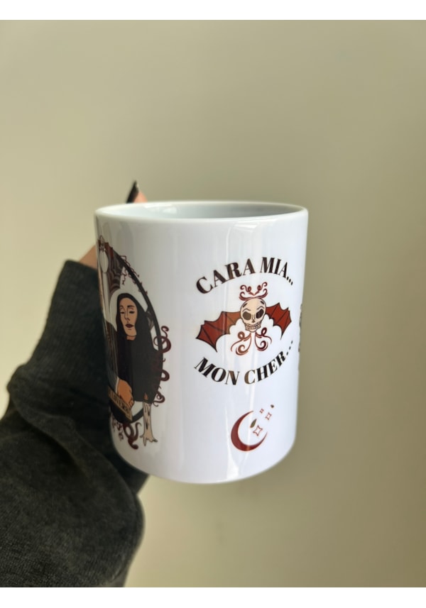 Caneca Mortícia e Gomes Addams