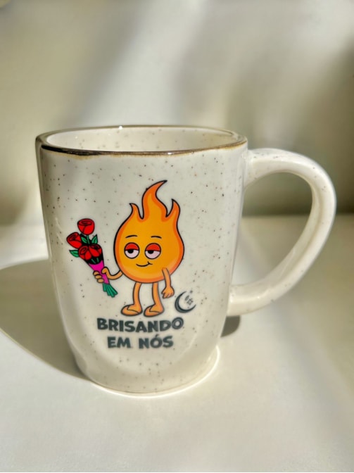 Caneca Névoa - Brisando em Nós - 260ml