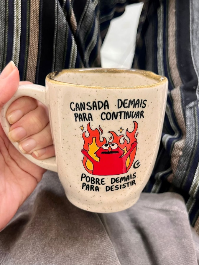 Caneca Névoa - Elmo Cansada Demais - 260ml — imagem 1