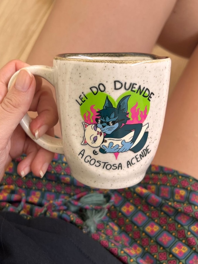 Caneca Névoa - Lei do Duende a Gostosa acende - 260ml — imagem 1
