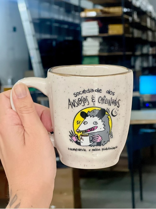 Caneca Névoa - Saruê Ansiosos e Cafeinados - 260ml