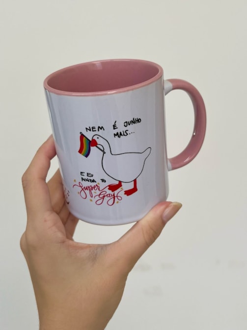 Caneca Pato Gay - Alça Rosa