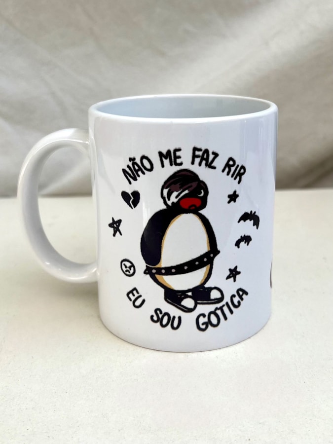 Caneca Pingu Gótico — imagem 1