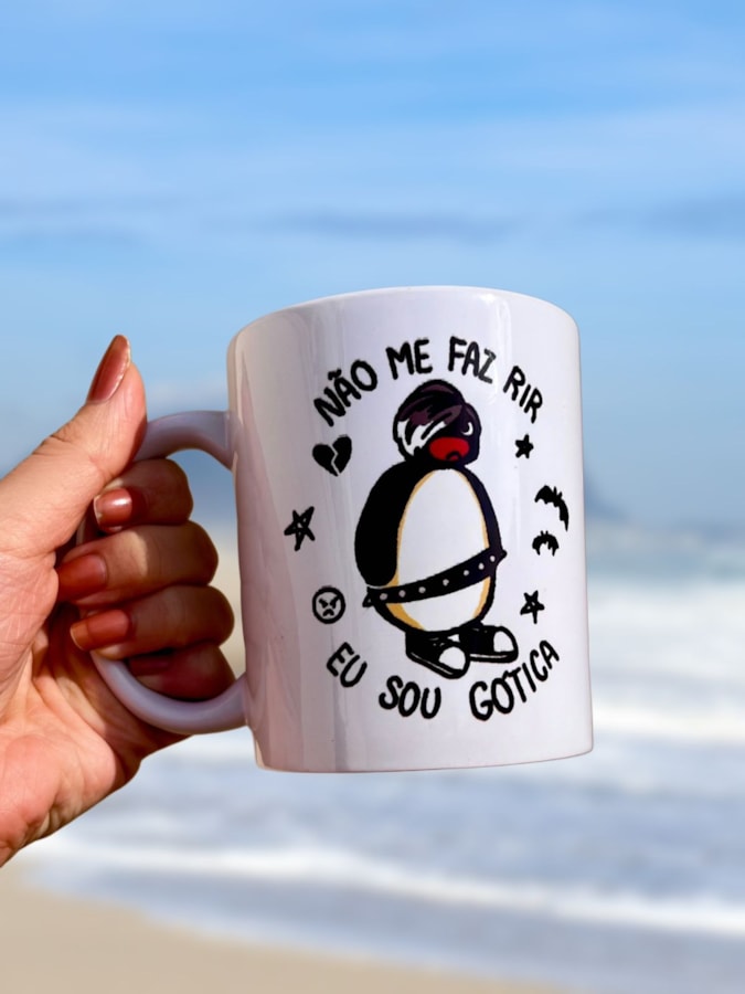 Caneca Pingu Gótico — imagem 2
