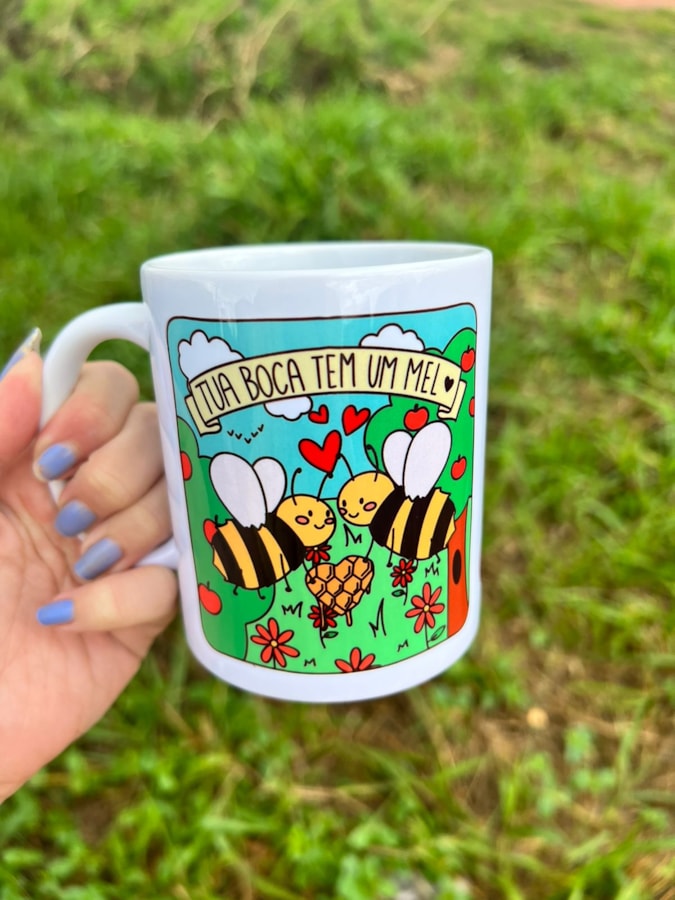 Caneca Tua Boca Tem um Mel Abelha — imagem 1