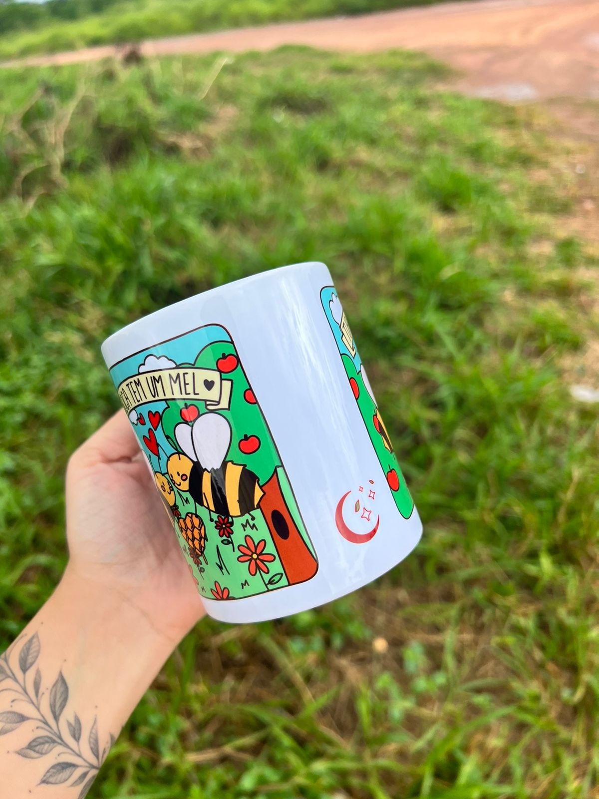 Caneca Tua Boca Tem um Mel Abelha — imagem 2