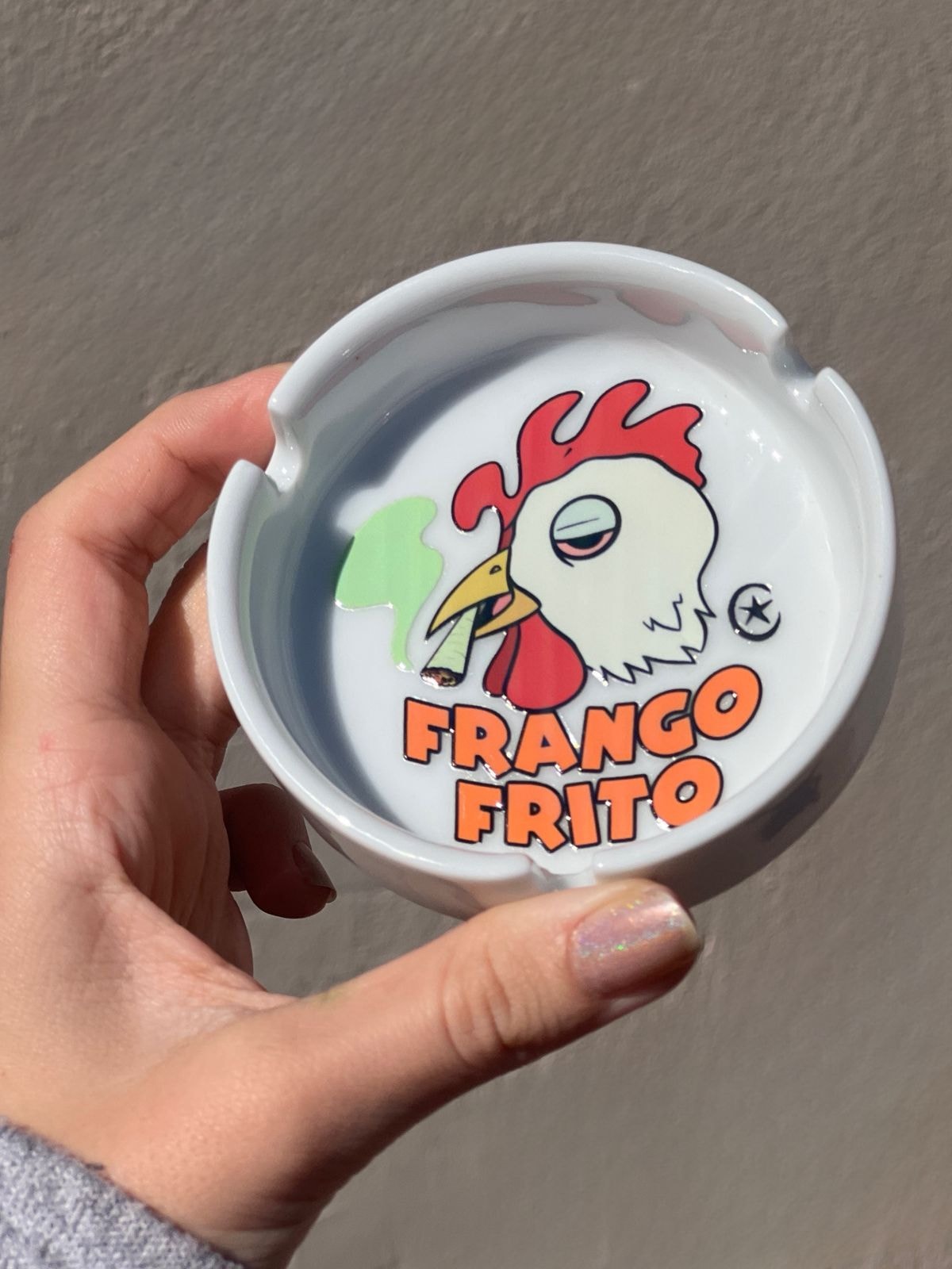 Cinzeiro Porcelana - Frango Frito — imagem 1