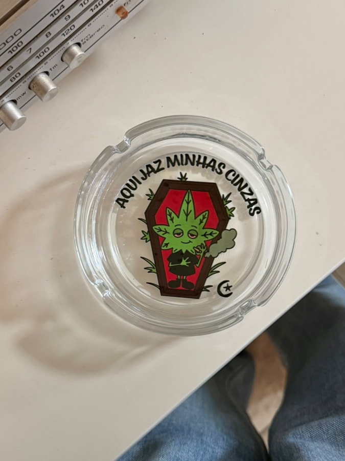 Cinzeiro Vidro - Aqui jaz minhas cinzas — imagem 1