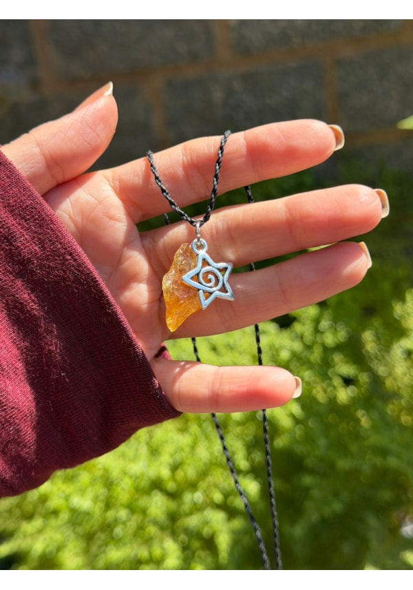 Colar Âmbar e Estrela Espiral