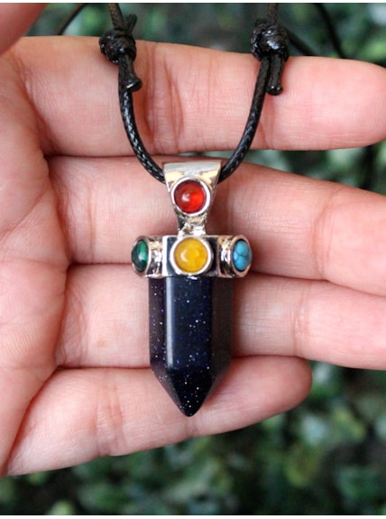 Colar com Ponta de Pedra Chakras - Pequena