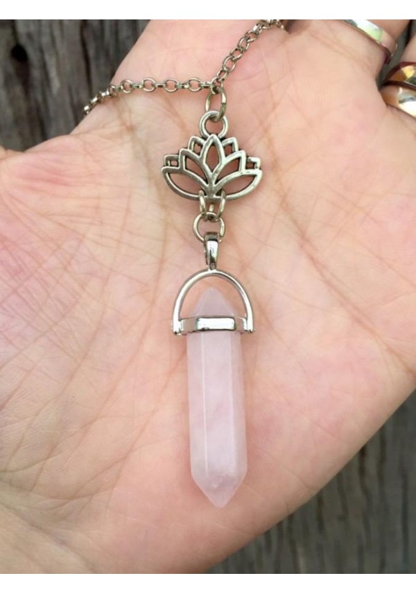Colar com Ponta Quartzo Rosa e Flor de Lótus