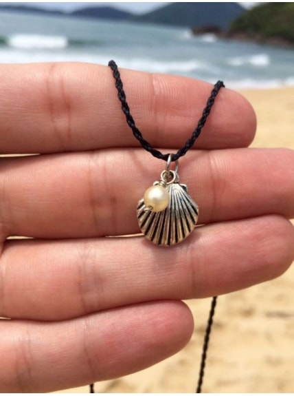 Colar Concha Prateada com Pérola