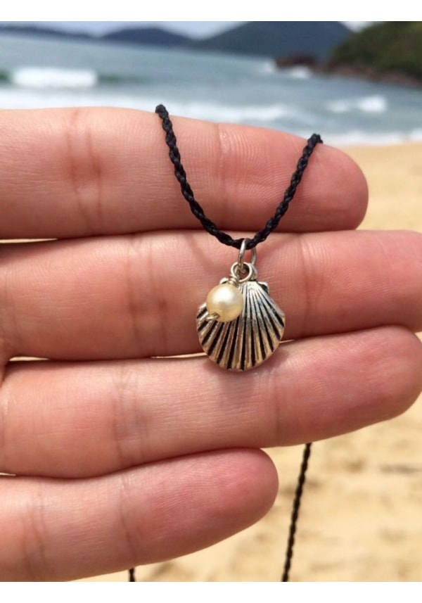 Colar Concha Prateada com Pérola
