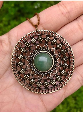 Colar Mandala Bronze com Pedra Quartzo Verde
