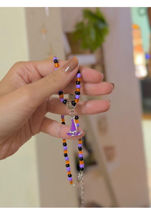 Colar Miçangas Chapéu de Bruxa