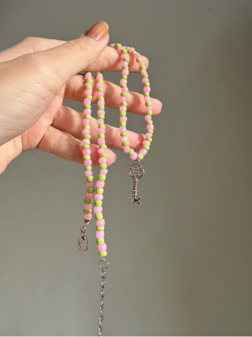 Colar Miçangas Chave - Verde e Rosa