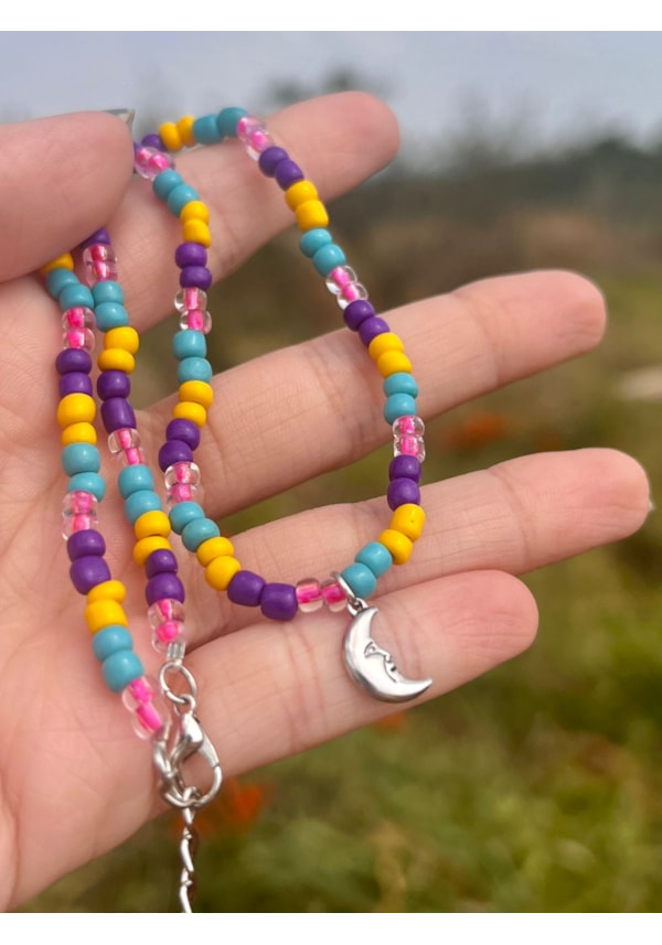Colar Miçangas e Pingente Lua
