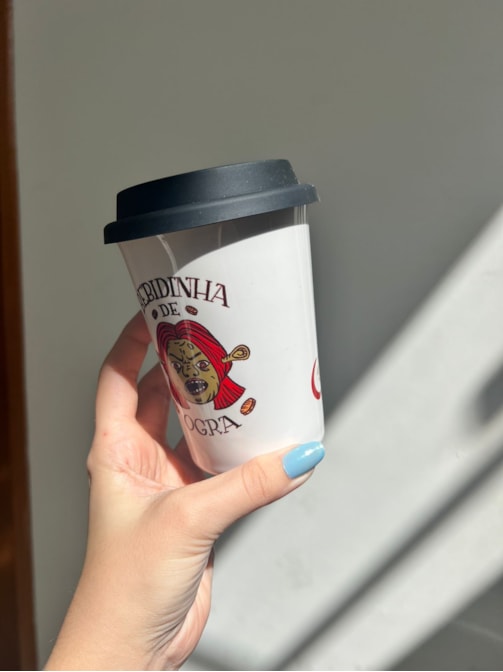 Copo Café Bebidinha de Ogra - Fiona - Cerâmica 325ml