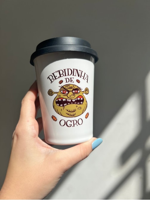 Copo Café Bebidinha de Ogro - Shrek - Cerâmica 325ml