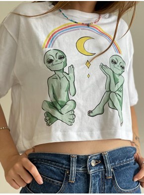 Cropped Comfy Alien Good Vibes - Branca