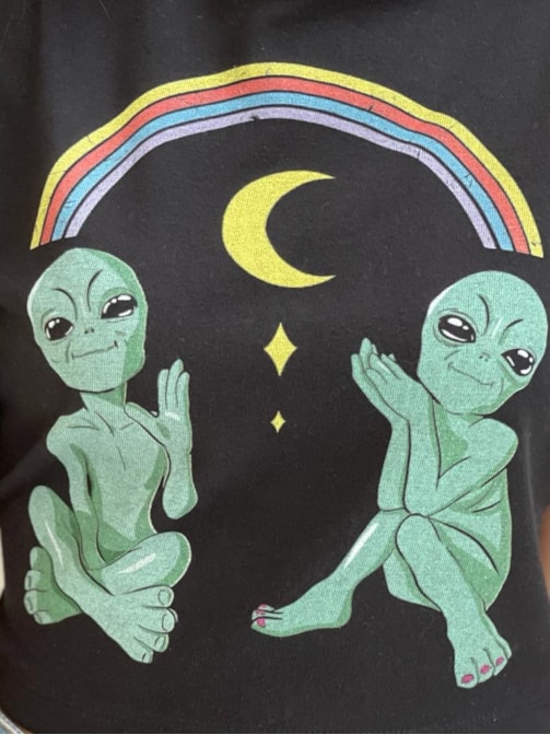 Cropped Comfy Alien Good Vibes - Preta