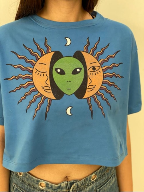 Cropped Comfy Alien Interior