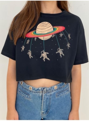 Cropped Comfy Saturno Astronauta