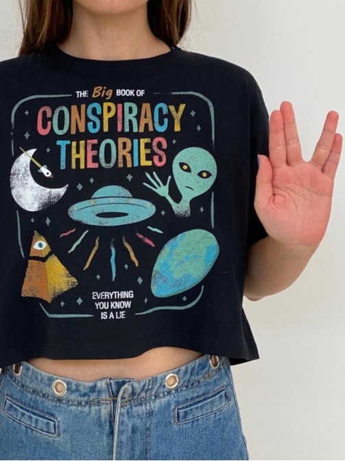 Cropped Comfy Teoria da Conspiração