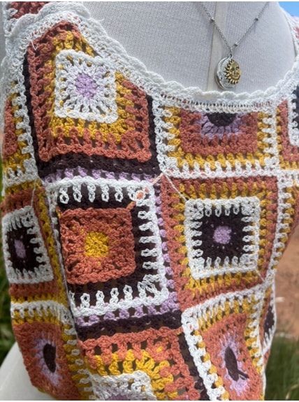 Cropped Crochê Runas