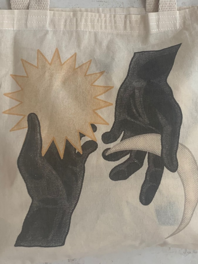Ecobag Sol e Lua nas Mãos — imagem 2