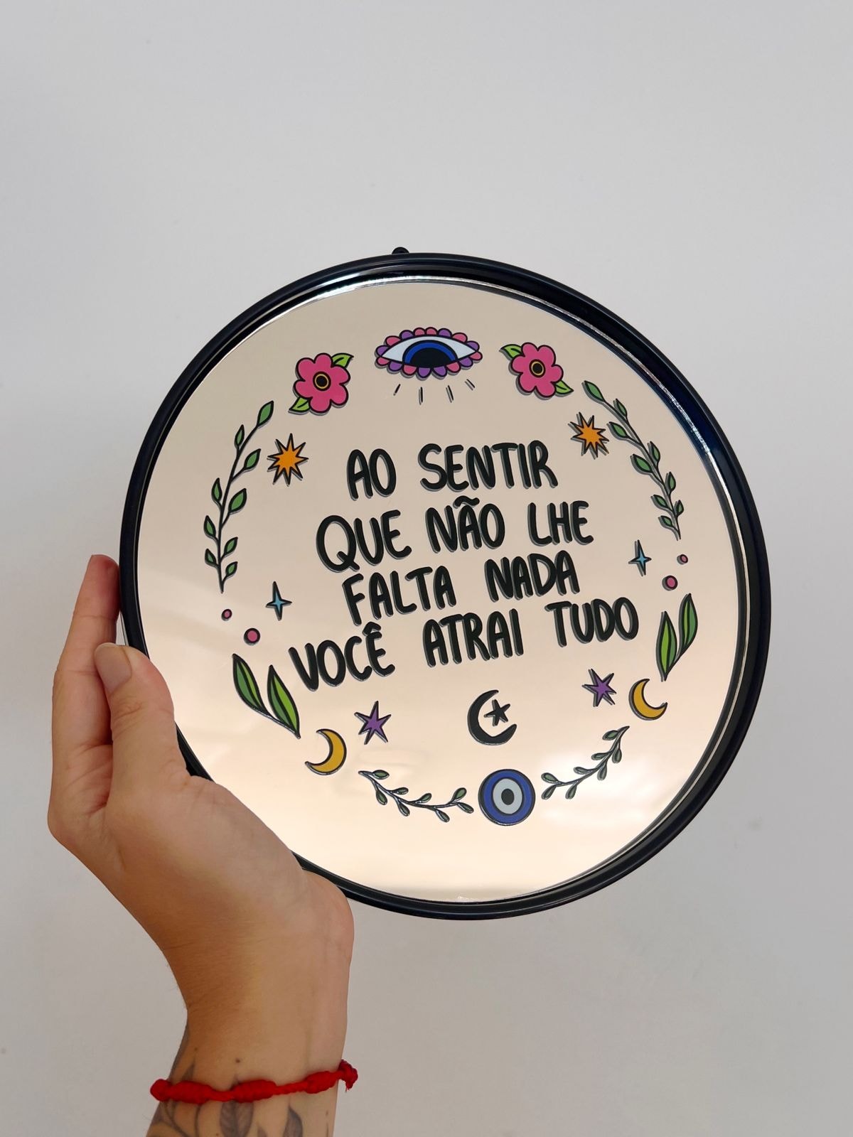 Espelho Você Atrai Tudo - Moldura Preta — imagem 3
