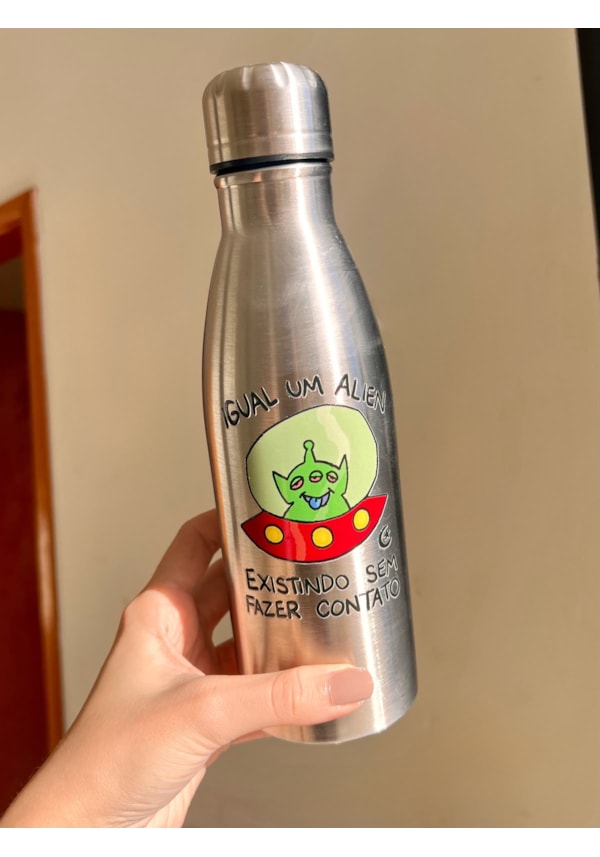 Garrafa Inox Igual um Alien, existindo sem fazer contato - 500ml