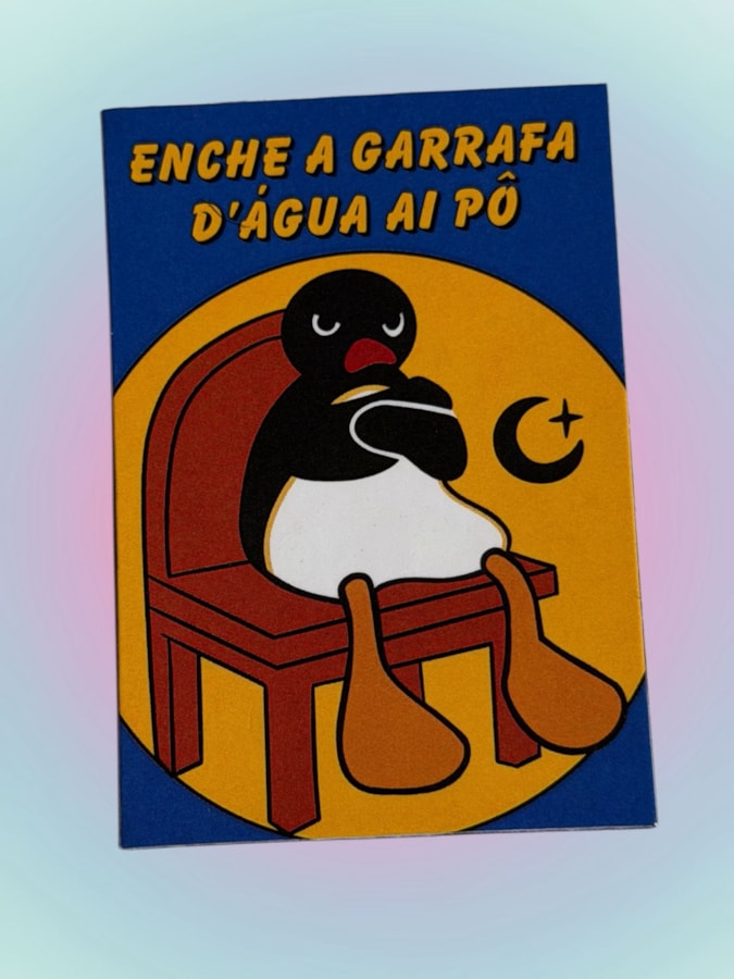 Imã de Geladeira - Pingu Enche a Garrafa — imagem 2