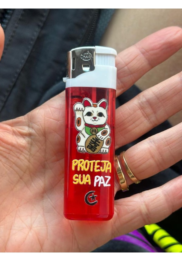Isqueiro Gato Maneki da Sorte - Vermelho
