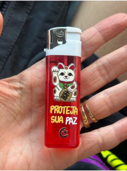 Isqueiro Gato Maneki da Sorte - Vermelho
